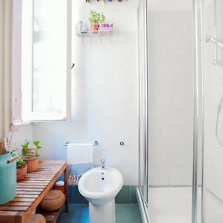 A Secret Corner * روما