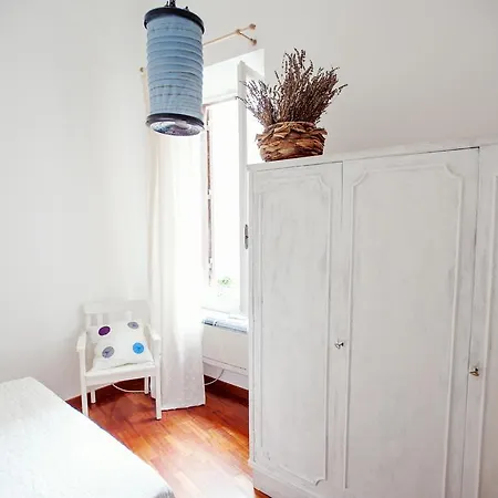 아파트 A Secret Corner