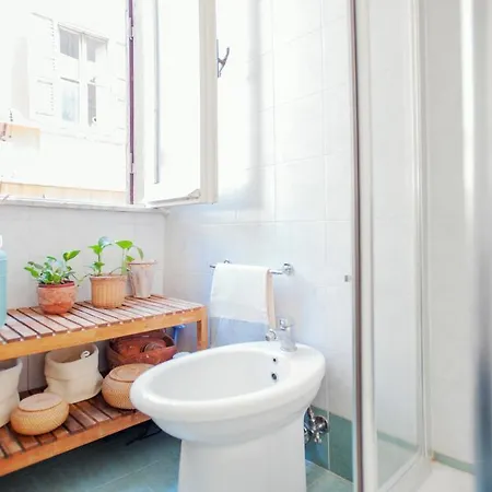 아파트 A Secret Corner *