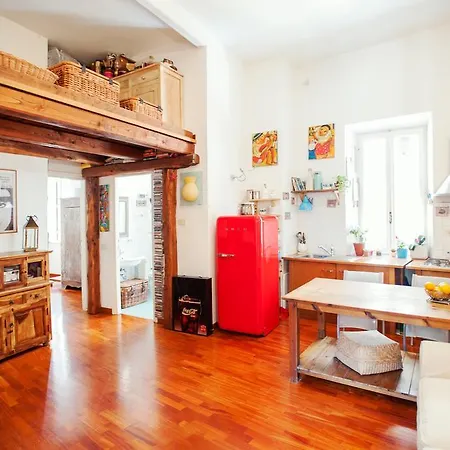 A Secret Corner * 로마