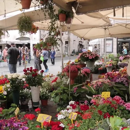 A Secret Corner 아파트 *