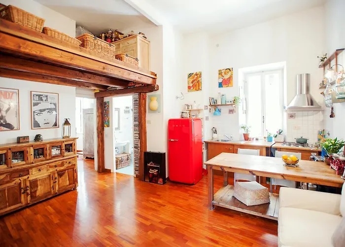 A Secret Corner * Róma